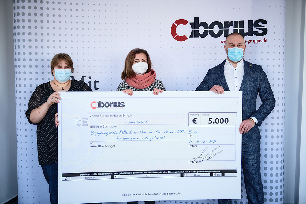 CIBORIUS spendet 5000 Euro an Begegnungsstätte RoBertO