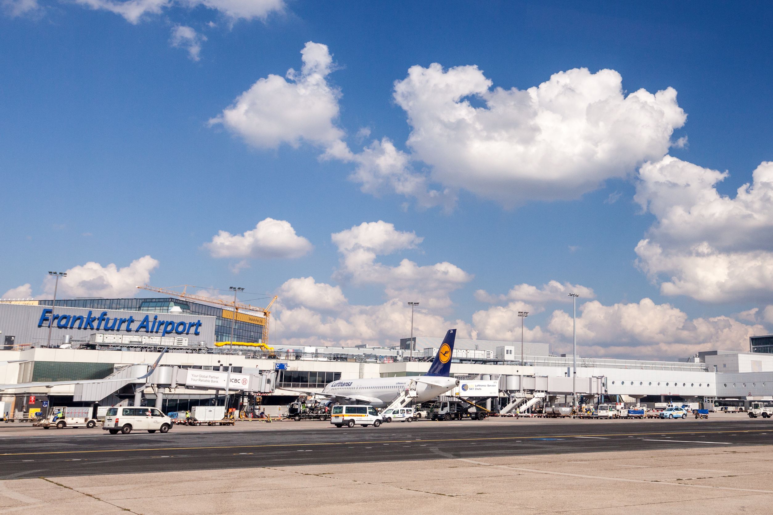 Auftragserweiterung am Frankfurter Flughafen und Ausbau des Bereichs Aviation
